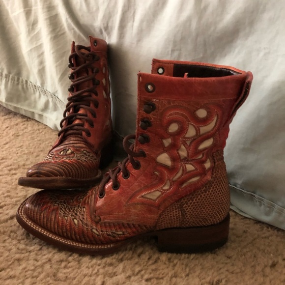 One of a kind lace up Lucchese woman’s boot. - Picture 2 of 8